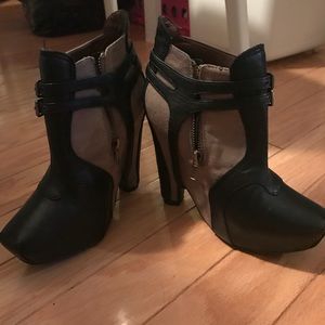 *new*Sam Edelman High Heel Wedge Bootie